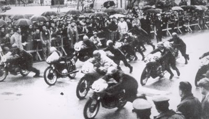 Boh! Andiamo avanti con questi bagnoli